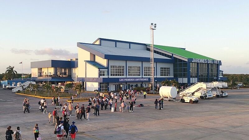 Jardines del Rey Airport