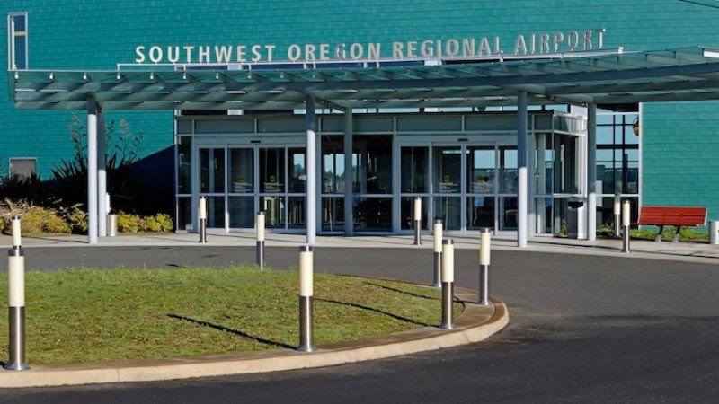 Southwest Oregon Regional Airport
